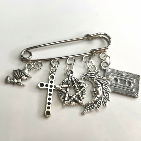 Kilt Pin Charm Brooch