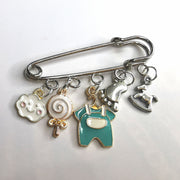 Kilt Pin Charm Brooch