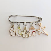 Kilt Pin Charm Brooch