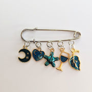 Kilt Pin Charm Brooch